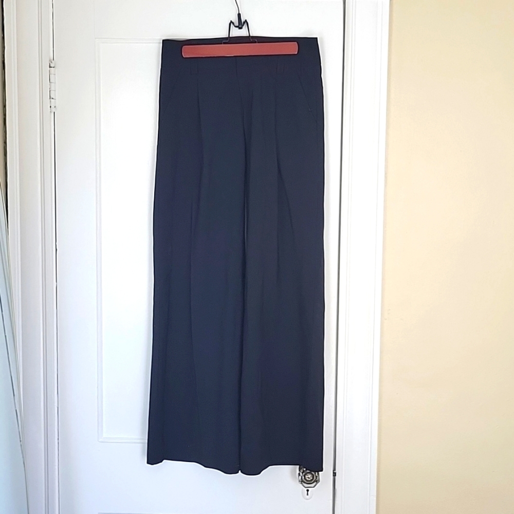 Alice + Olivia wide leg, low rise pants